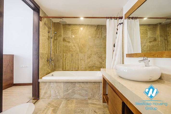 Brightly and cozy three bedrooms apartment for lease in Xuan Dieu, Tay Ho
